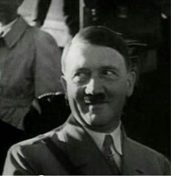 Радостный Гитлер