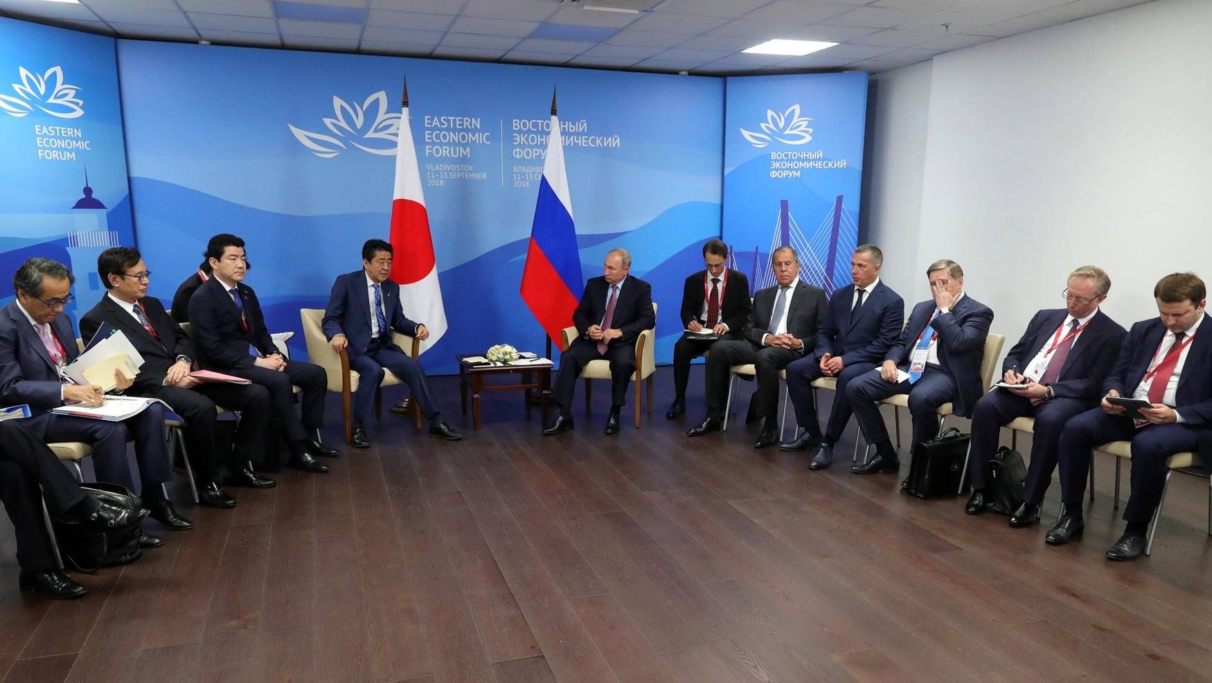 Российско-японские переговоры. Четвёртый Восточный экономический форум