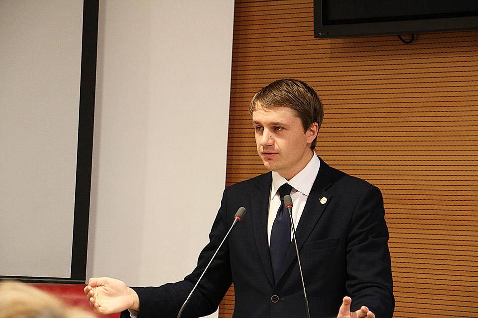 Константин Чепрасов на межрегиональной конференции РВС в Красноярске. 29 октября 2016 г.