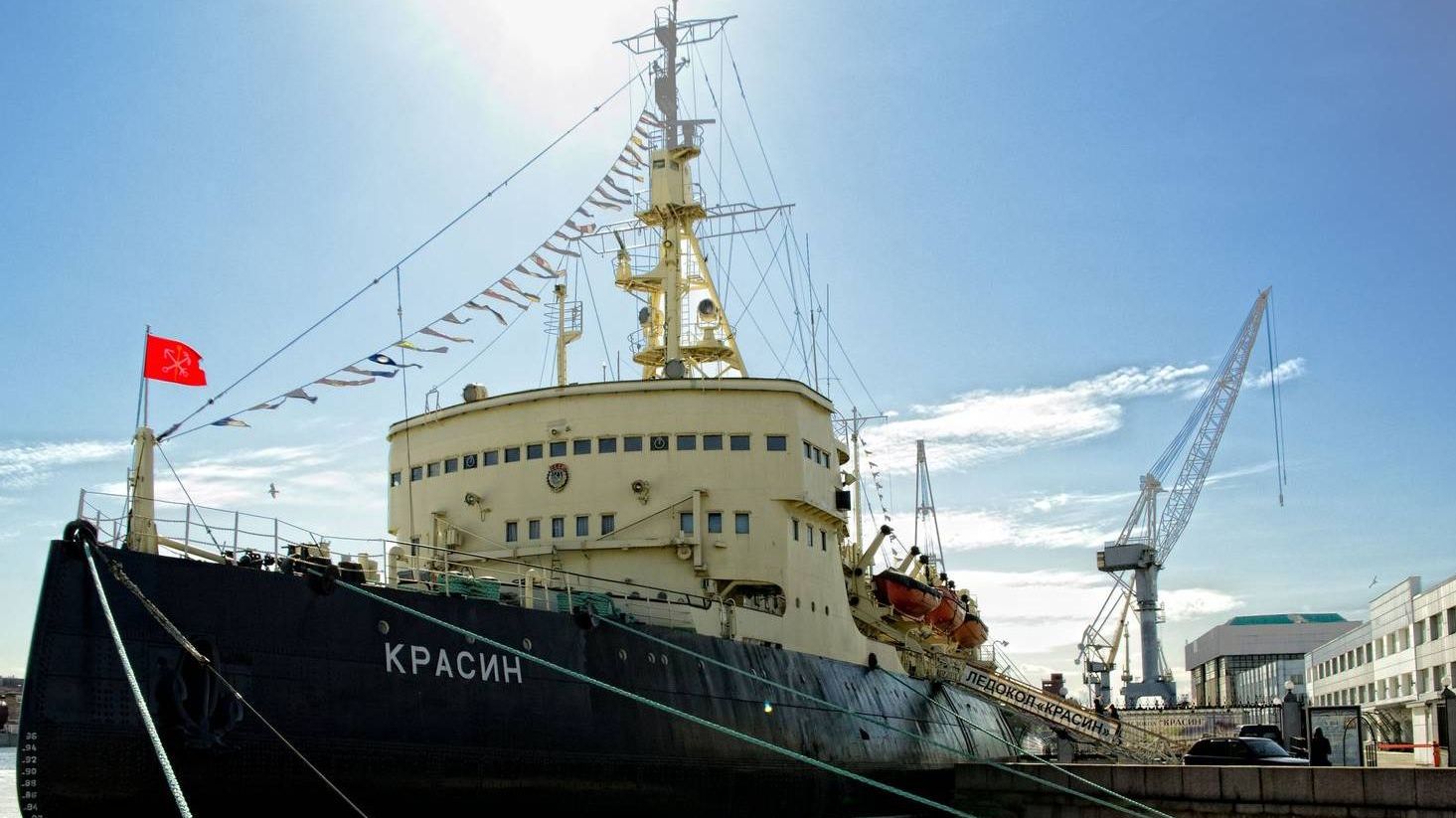 Корабль музей в Санкт-Петербурге Красин