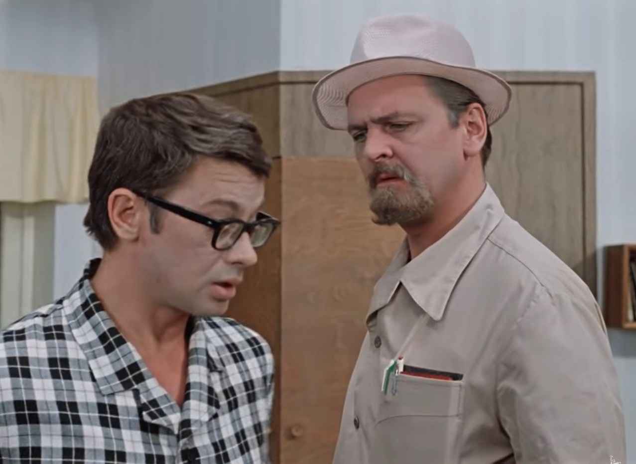 «Когда вы говорите, Иван Васильевич, впечатление такое, что вы бредите!»