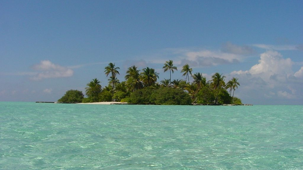 Остров Ольхигандуфинолу, южный атолл Мале. Мальдивы