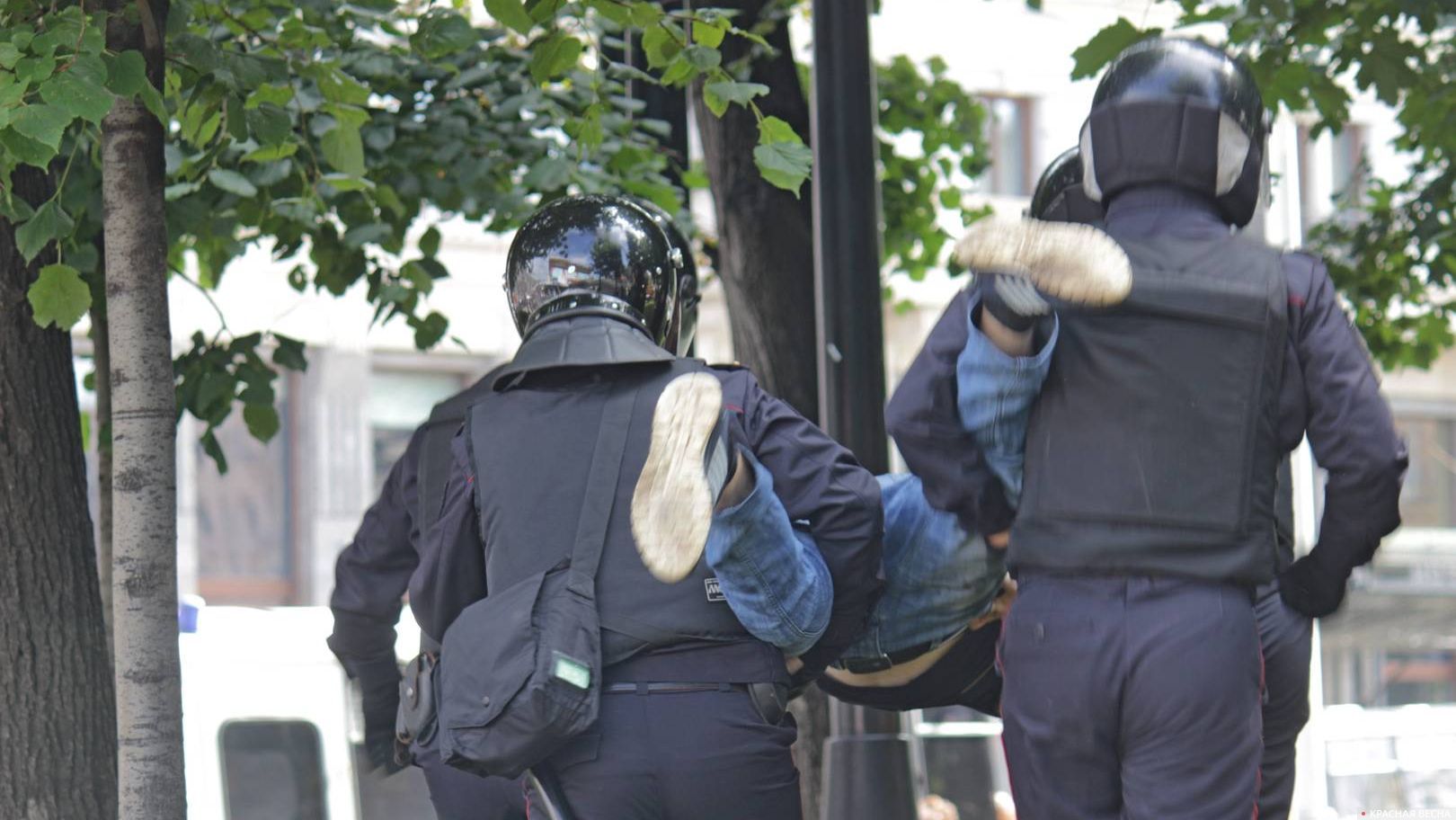 Задержание на митинге 3 августа в Москве