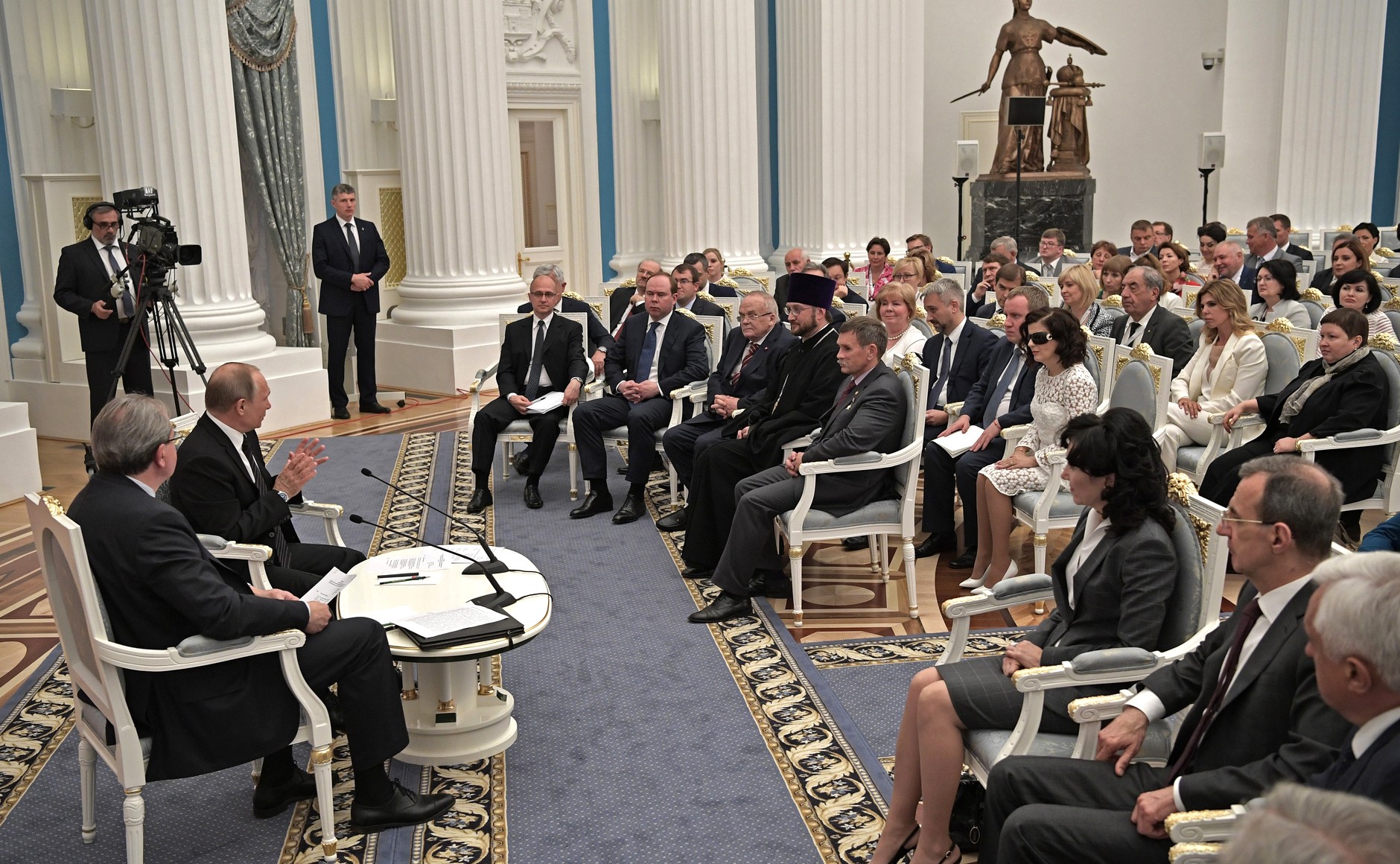 Встреча с членами Общественной палаты Российской Федерации [kremlin.ru]
