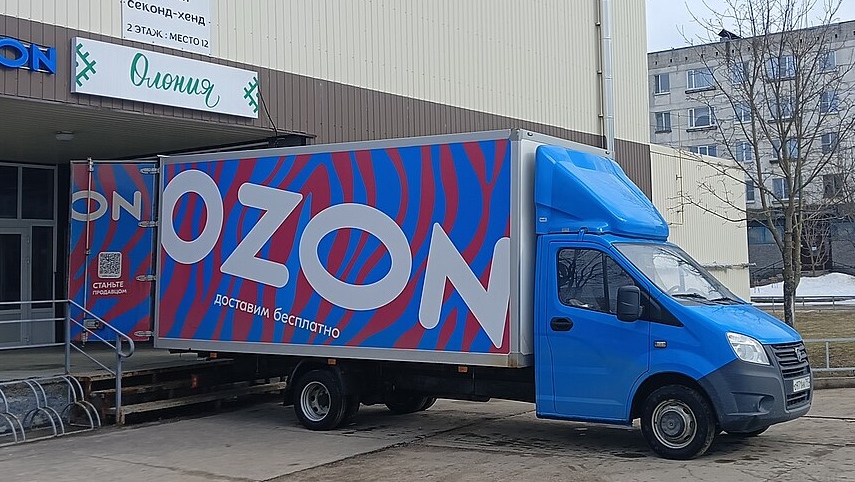 Машина доставки Ozon