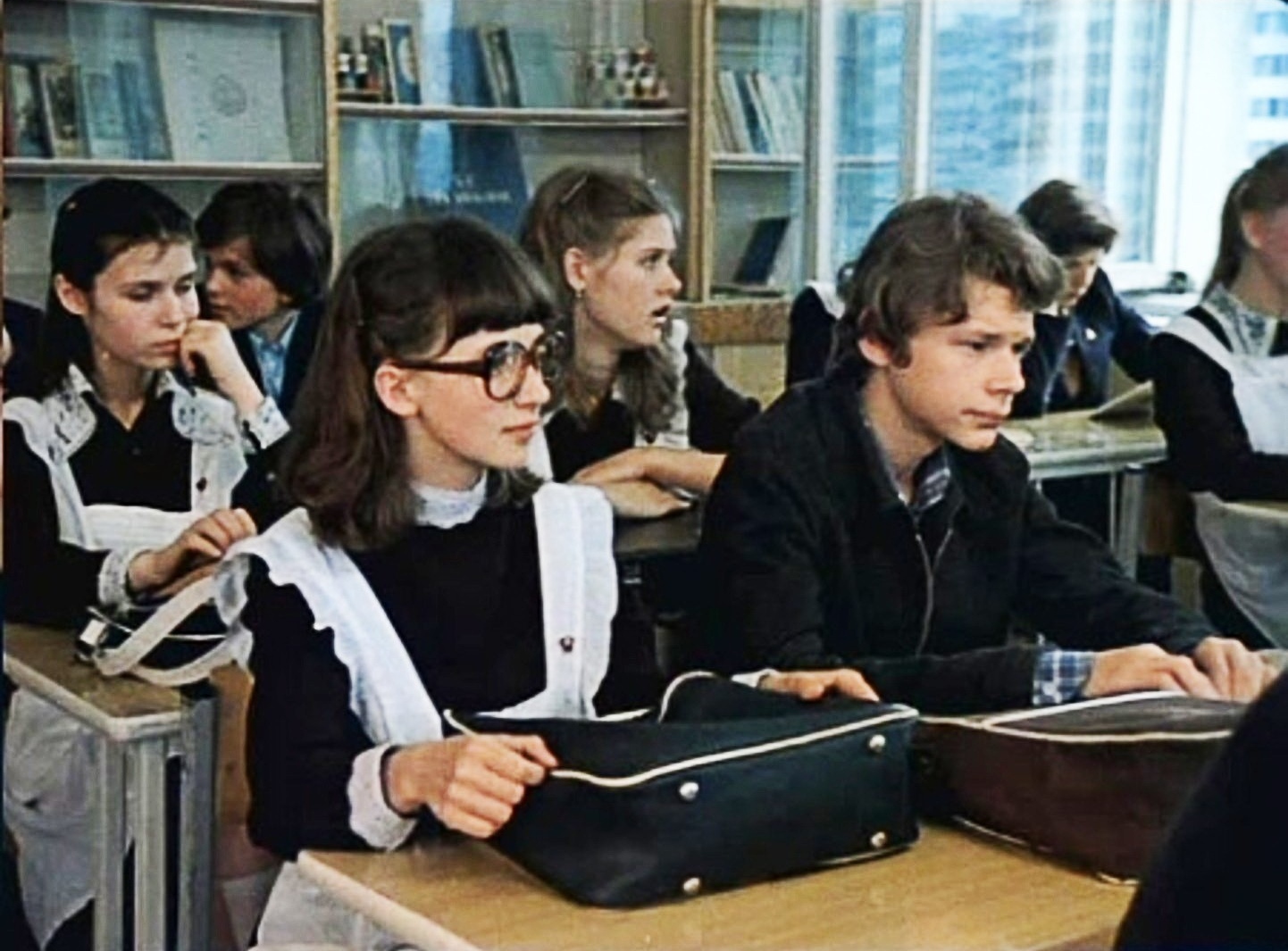 Старшеклассники на уроке