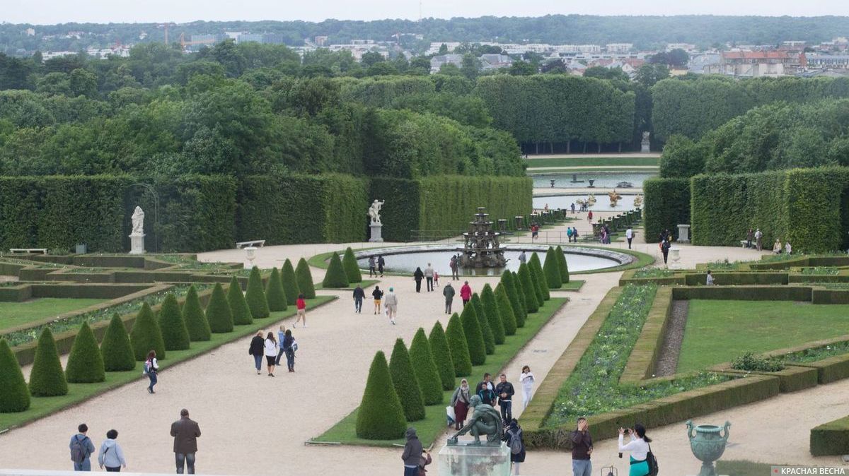 Сады и парк Версаля. Париж. Франция