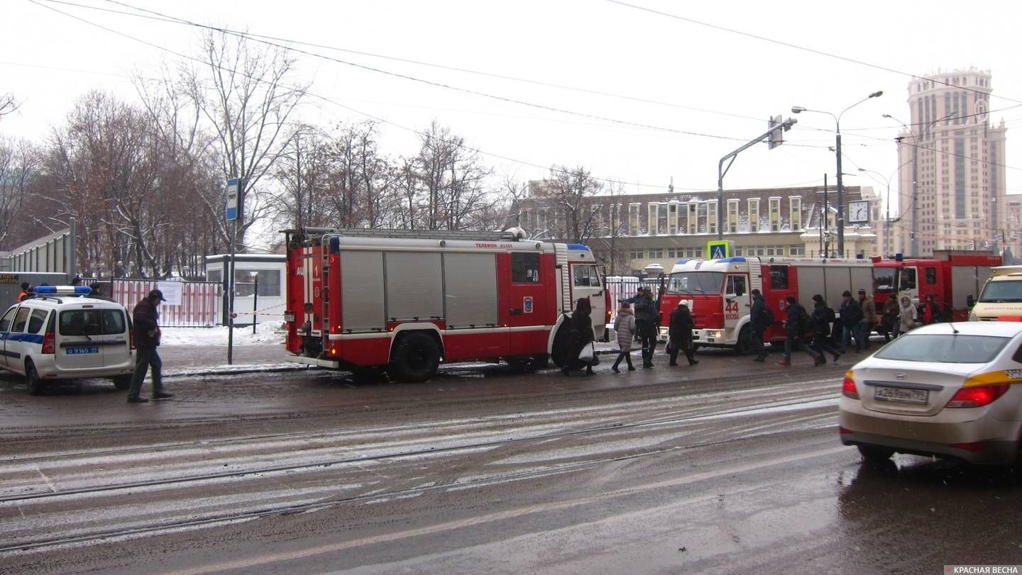 Оцепление возле Павелецкого вокзала. Москва 19.12.2018