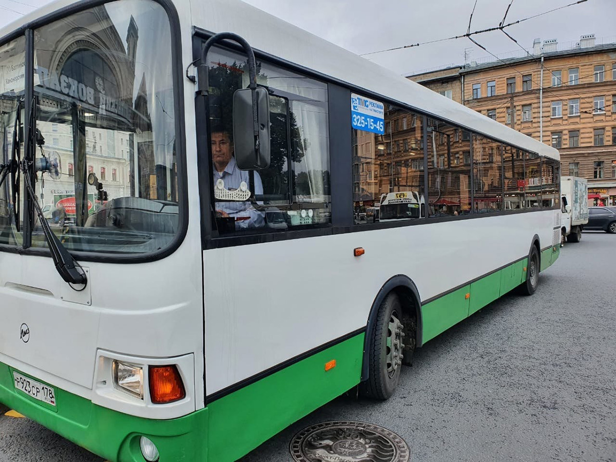 Автобус в Санкт-Петербурге
