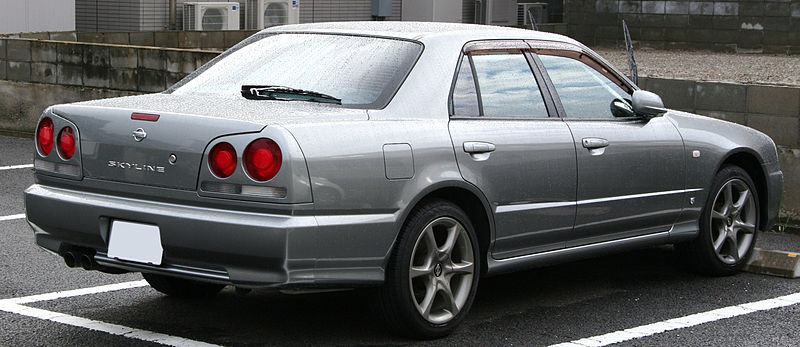 Nissan Skyline Sports-Sedan