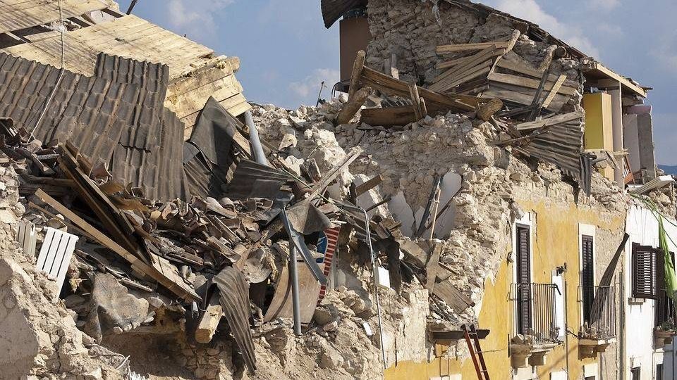 earthquake rubble collapse disaster house roads onna glimpse alley historical centre earthquake earthquake earthquake earthquake earthquake