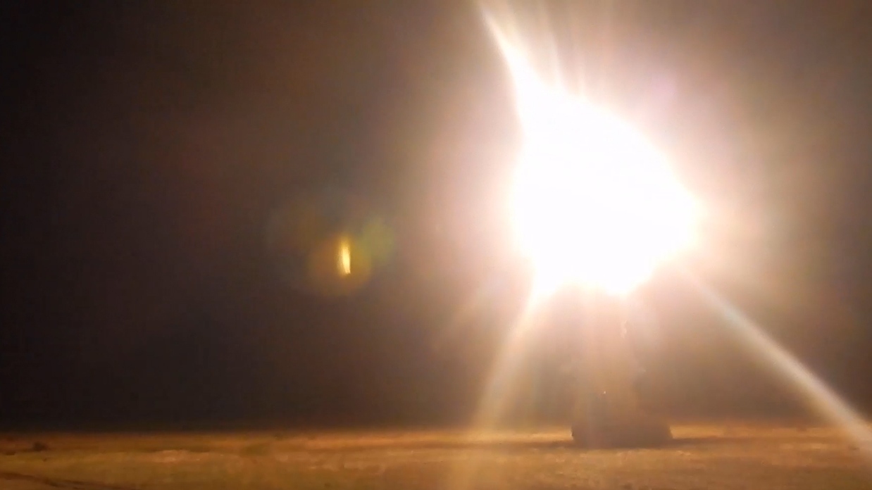 Кадры ночного пуска ракетного комплекса 