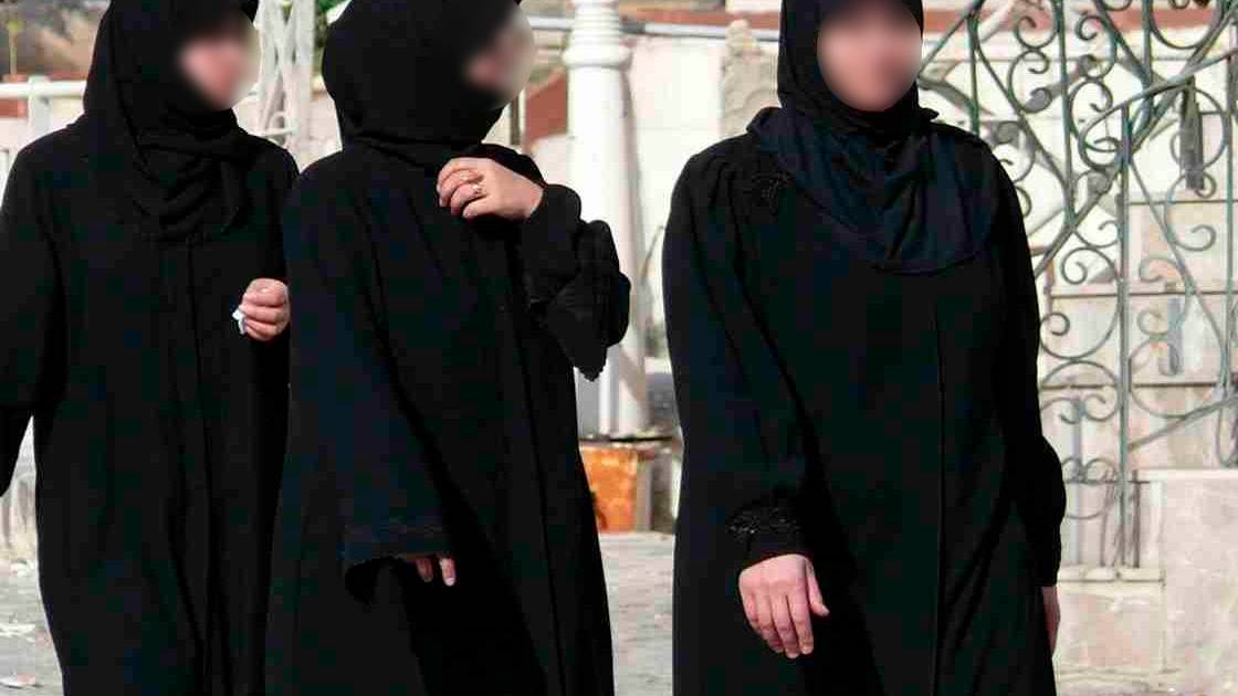 Женщины в хиджабе