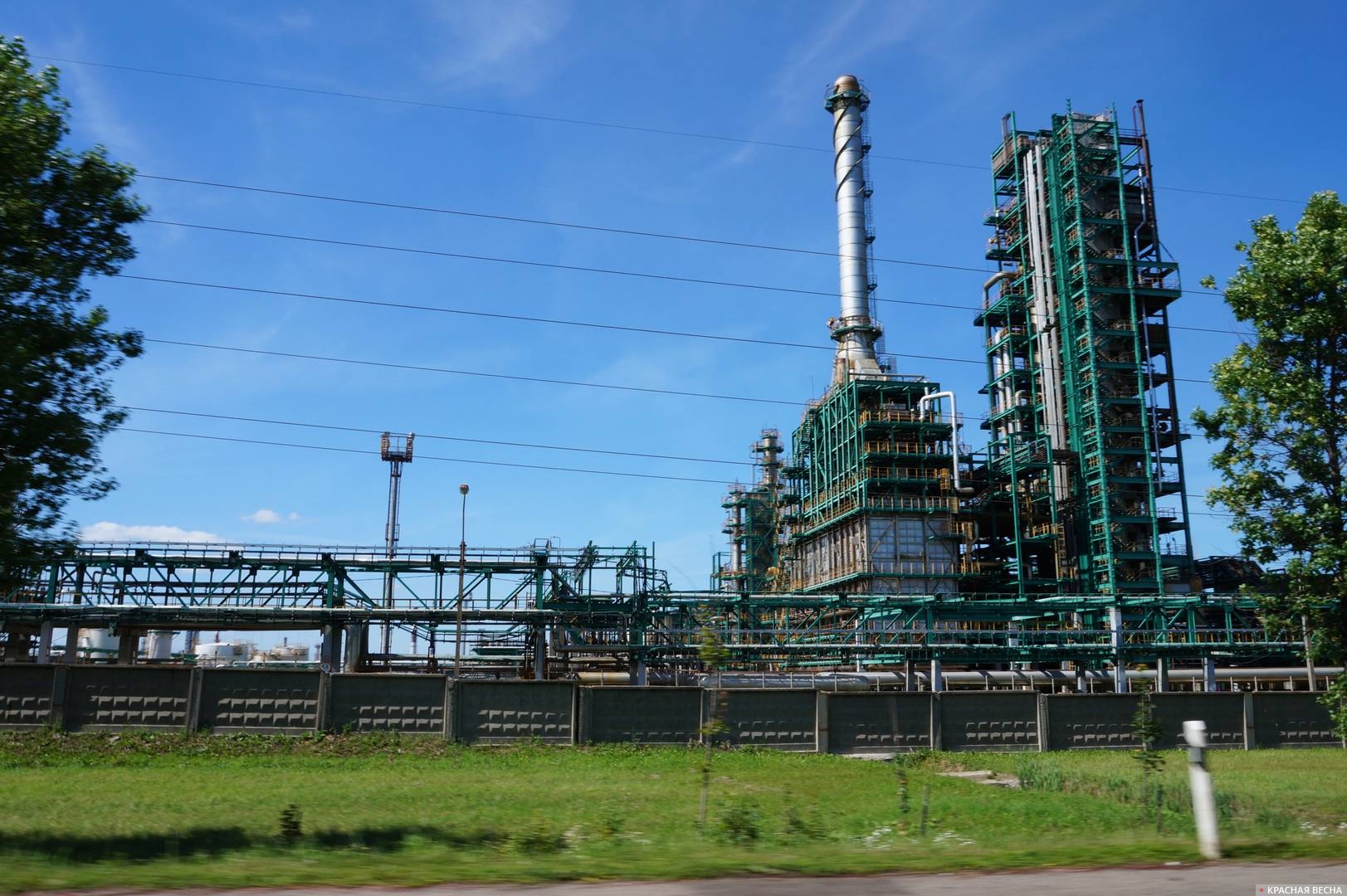 Нефтеперерабатывающий завод. Ярославль