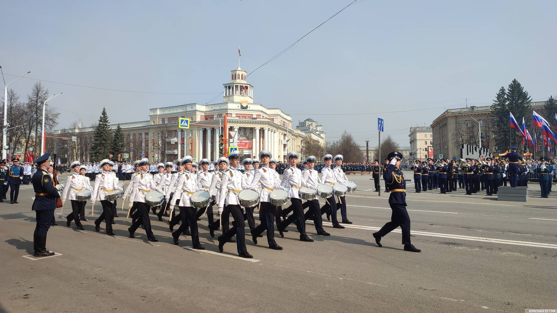 Парадный расчет роты барабанщиков Президентского кадетского училища. Кемерово 9 мая 2023 года