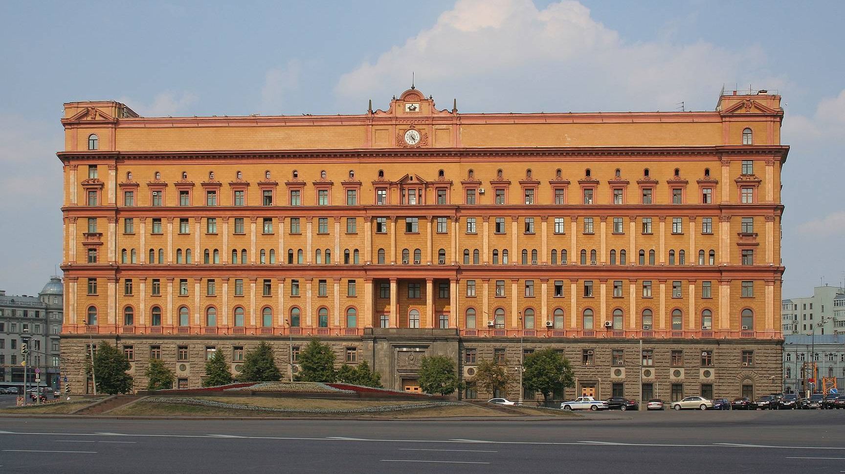 Бывшее здание КГБ на Лубянке в Москве