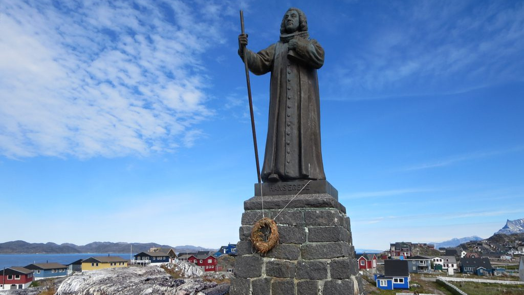 Памятник датско-норвежскому священнику Хансу Эгеде. Гренландия