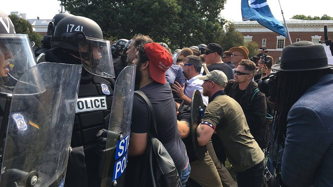 Столкновение белых расистов с полицией. Шарлотсвилль, 12 августа 2017
