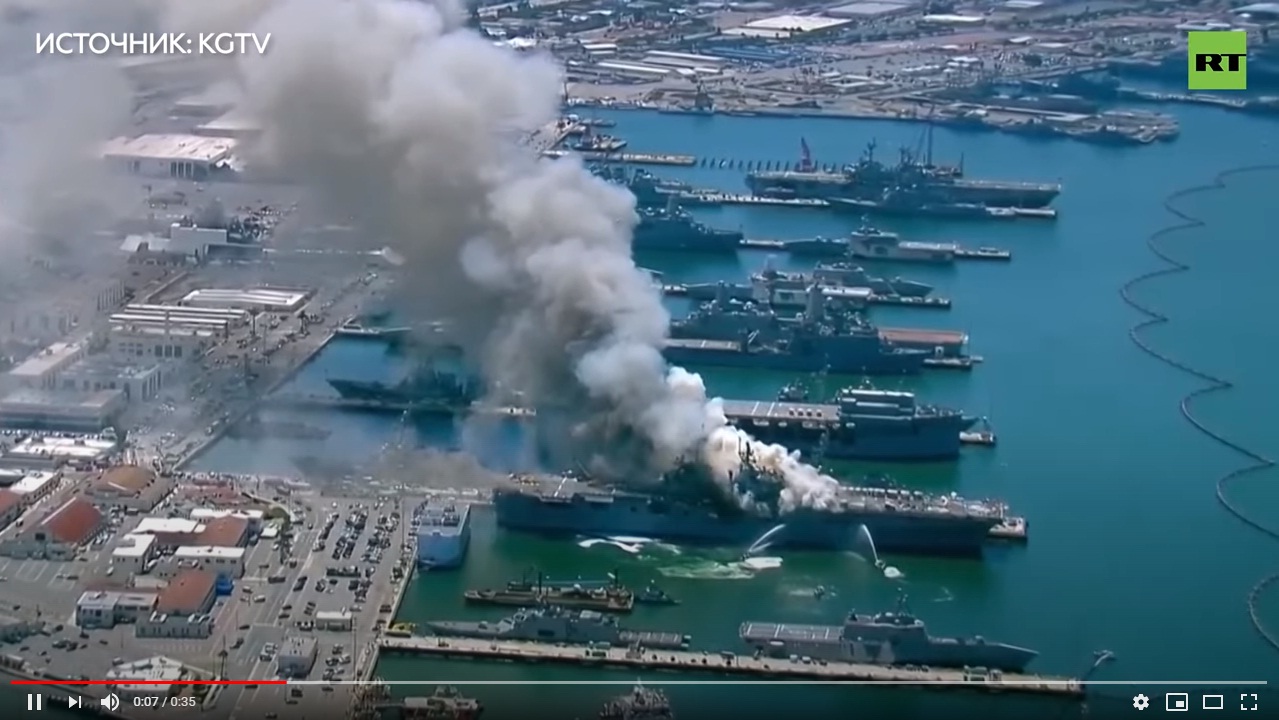 Цитата и видео «Пожар на десантном корабле ВМС США на базе в Сан-Диего — съёмка с вертолёта» пользователя RT на русском, youtube.com