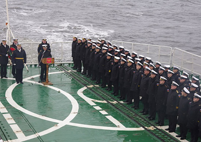 Моряки Северного флота почтили память арктического конвоя БД-5 в Карском море