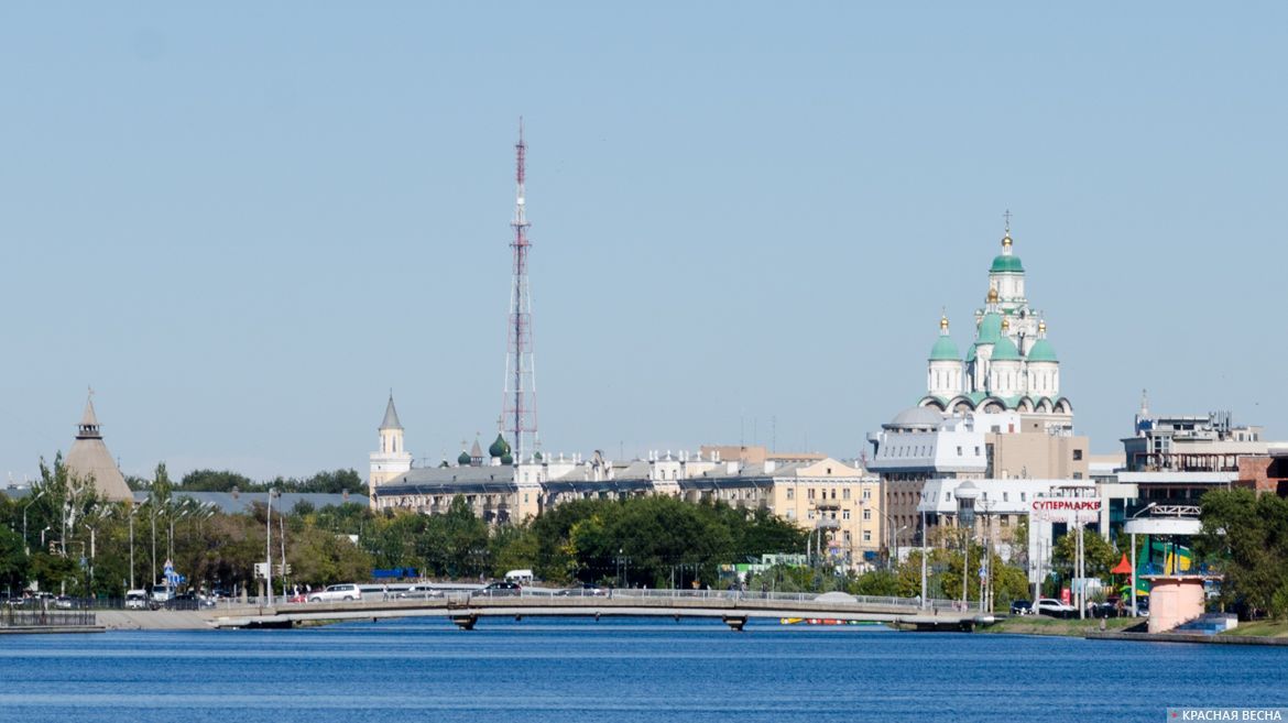Панорама Астрахани. Телебашня. Соборная колокольня.