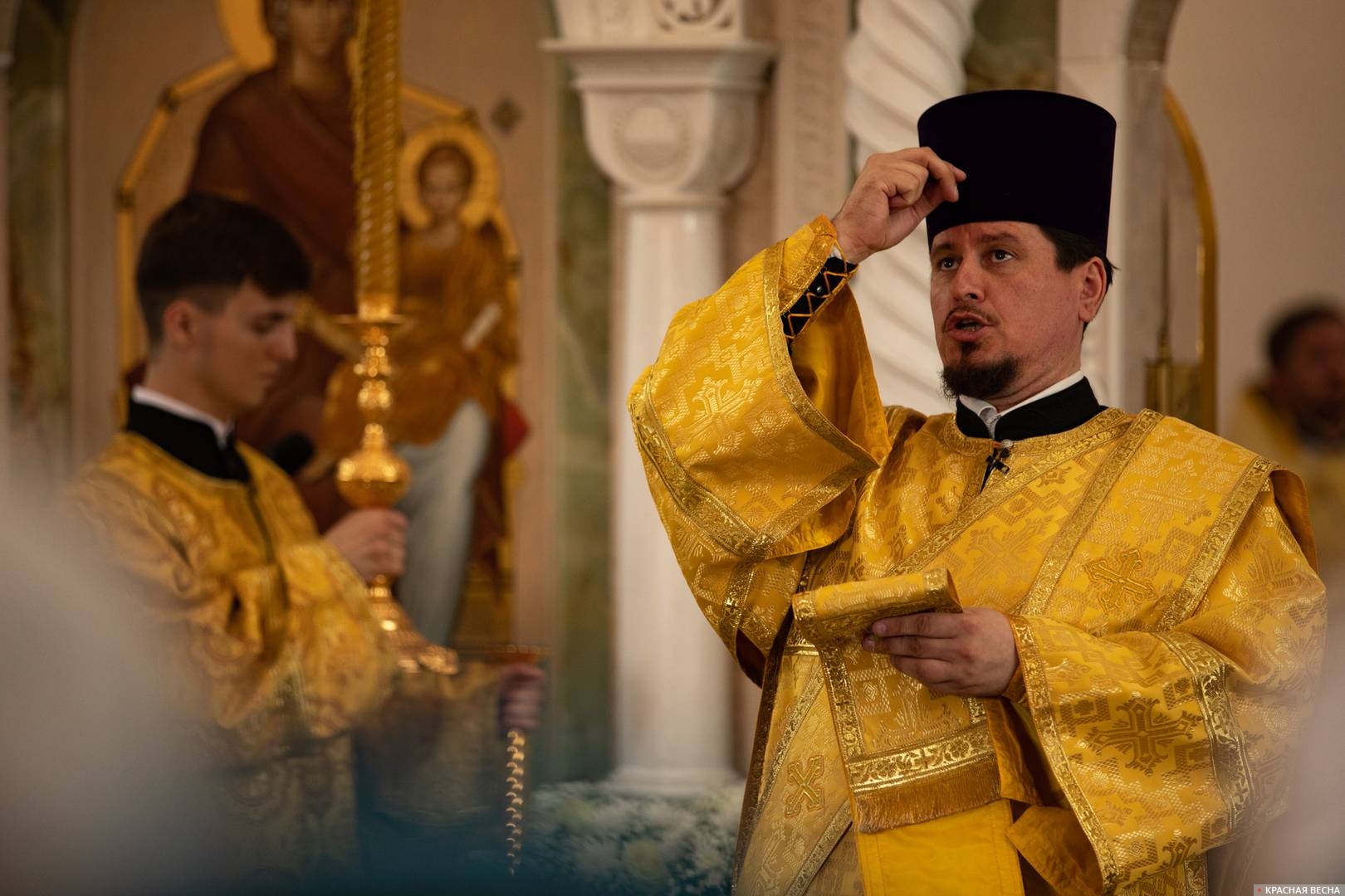 Божественная литургия в новоосвященном храме Петра и Февронии Муромских в Новороссийске