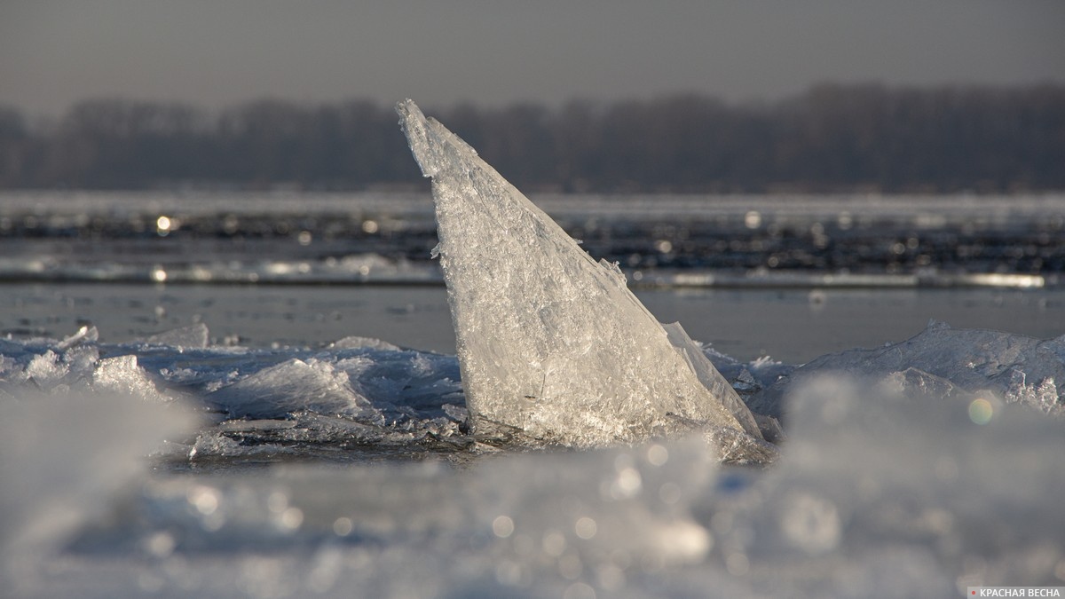 Лед на реке