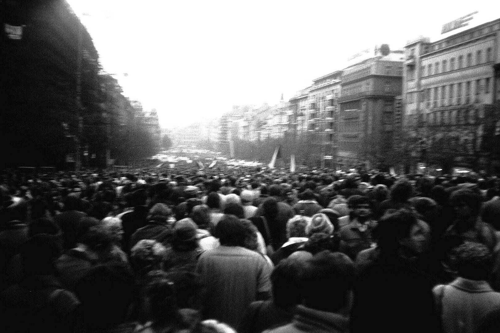 Прага, Вацлавская площадь во время Бархатной революции. 20–24 ноября 1989 (Фото: ŠJů)