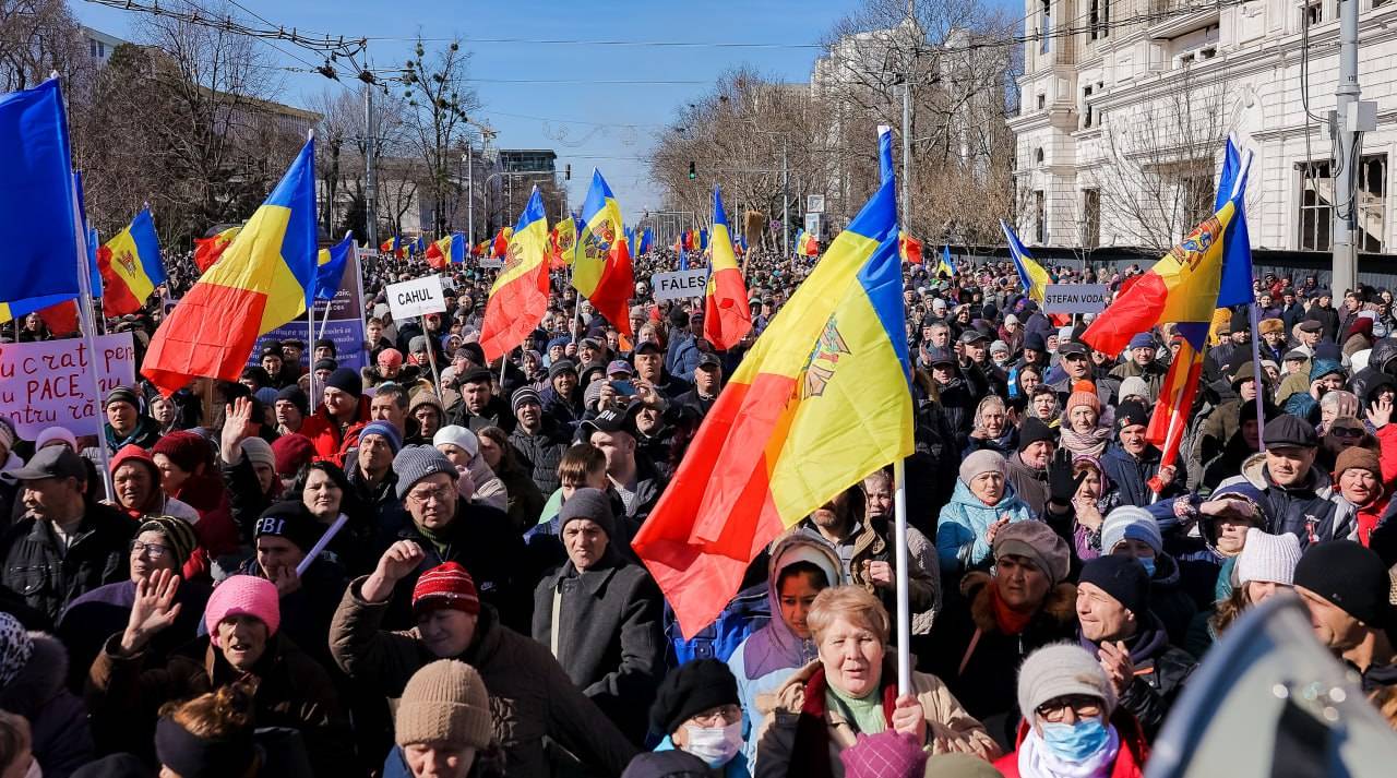 Участники митинга в Кишиневе 12.03.2023