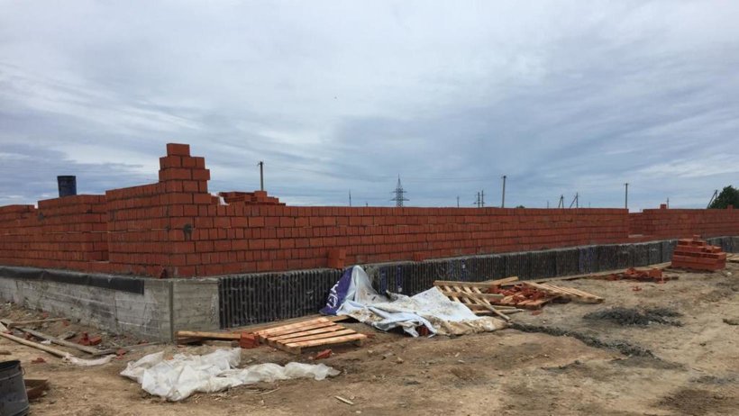 В деревне Усачевская Каргопольского округа Архангельской области ведется строительство ФАПа
