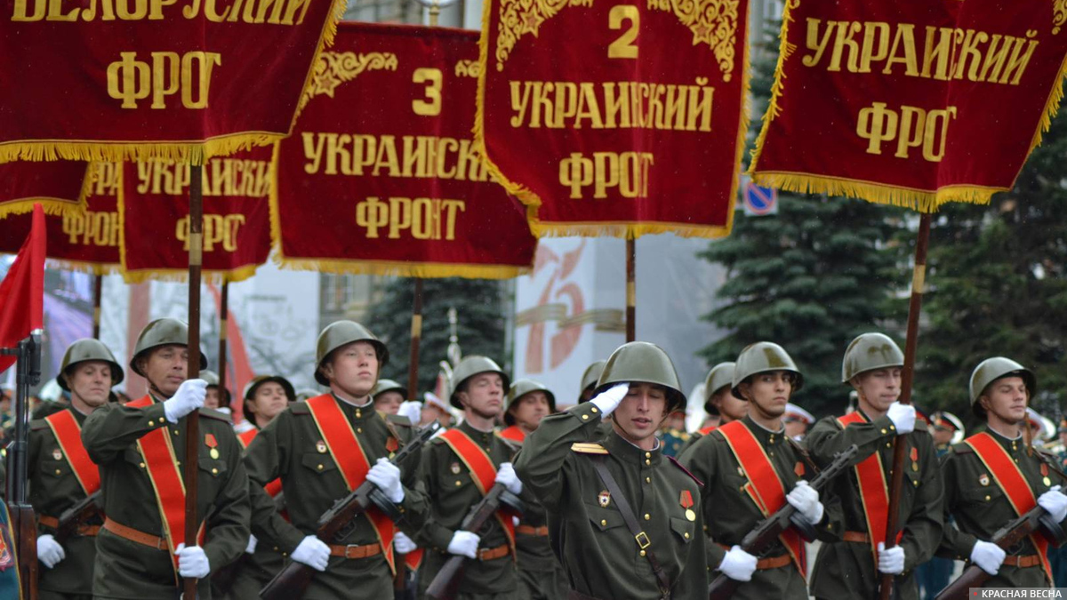 Парад Победы (архивное фото, Екатеринбург, 2020 год)