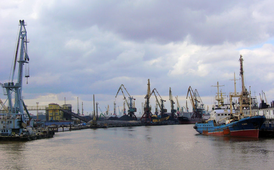 Морской торговый порт в Калининграде. 2009 год