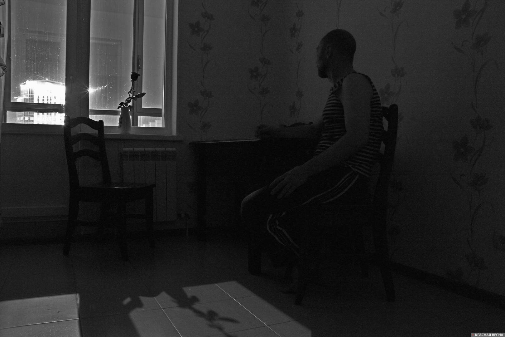 Человек в темноте