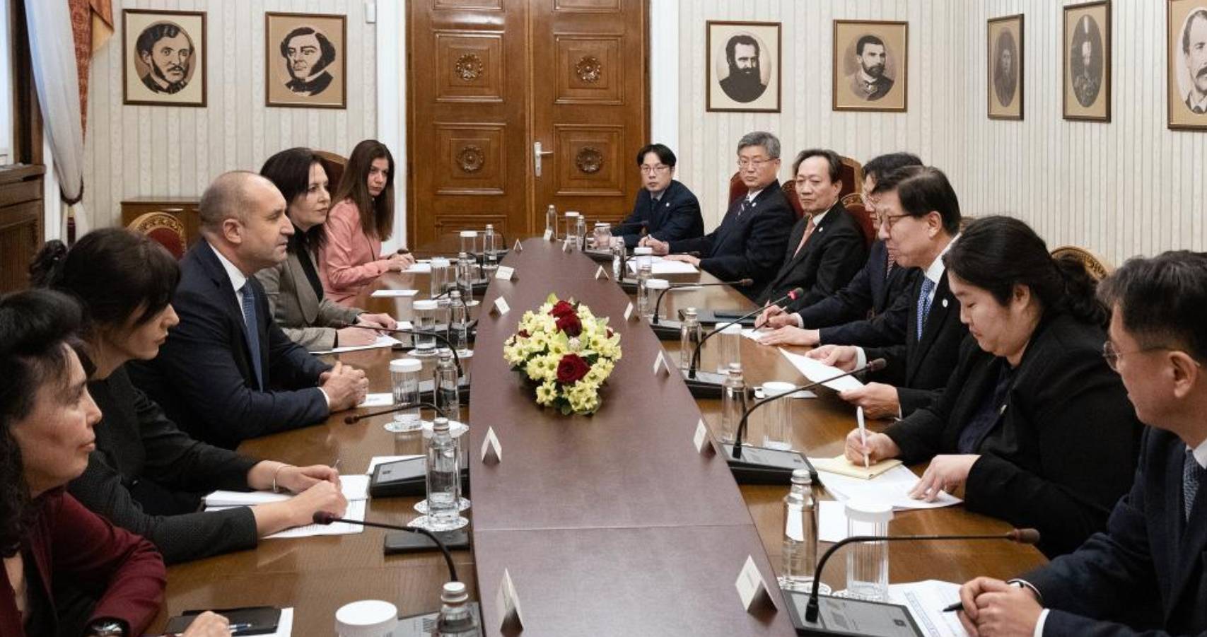 Президент Болгарии Румен Радев принял мэра г. Пусан, Республика Корея