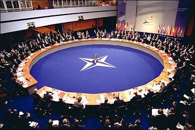 Заседание НАТО [(cc) Shizhao]