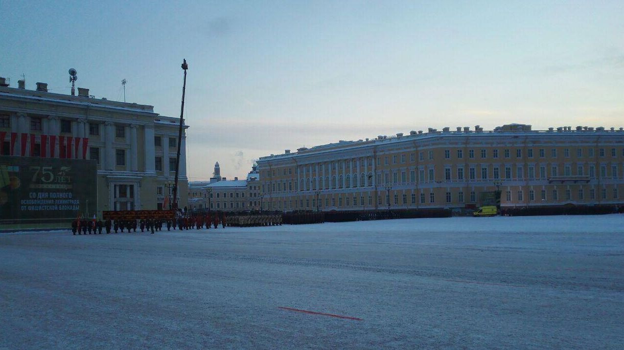 Парад на Дворцовой площади в Петербурге 27 января 2018 года