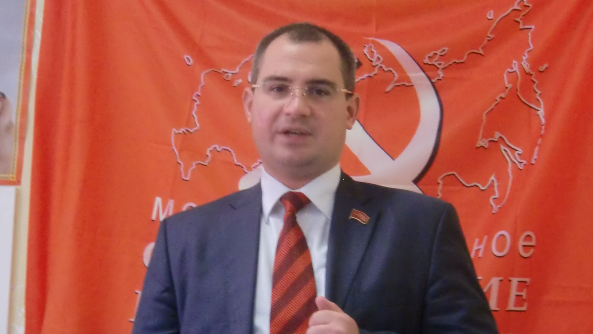 Максим Сурайкин — экс- председатель центрального комитета партии Коммунисты России