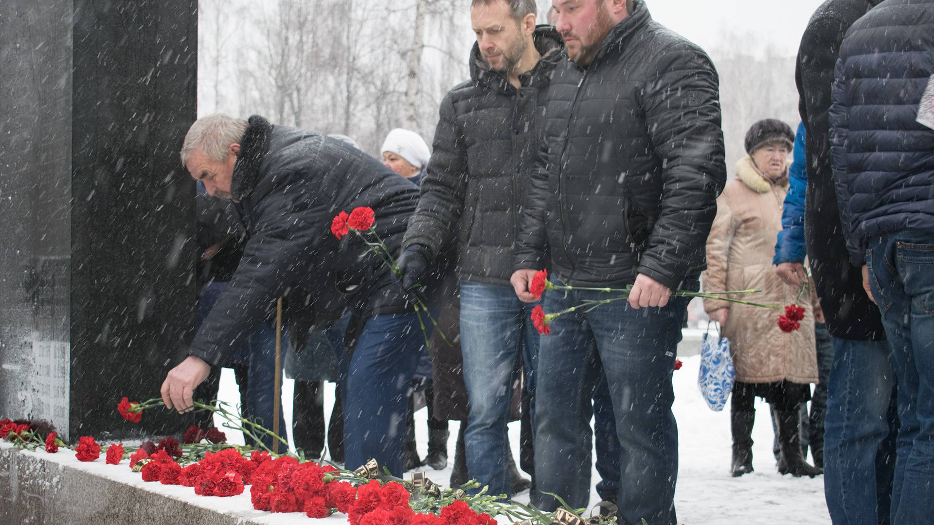 Возложение цветов. Ярославль. 11.12.2018