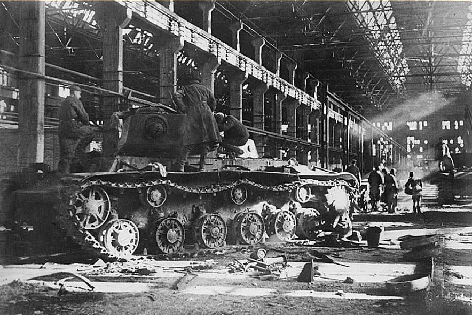 Сталинградский тракторный завод 1942 г