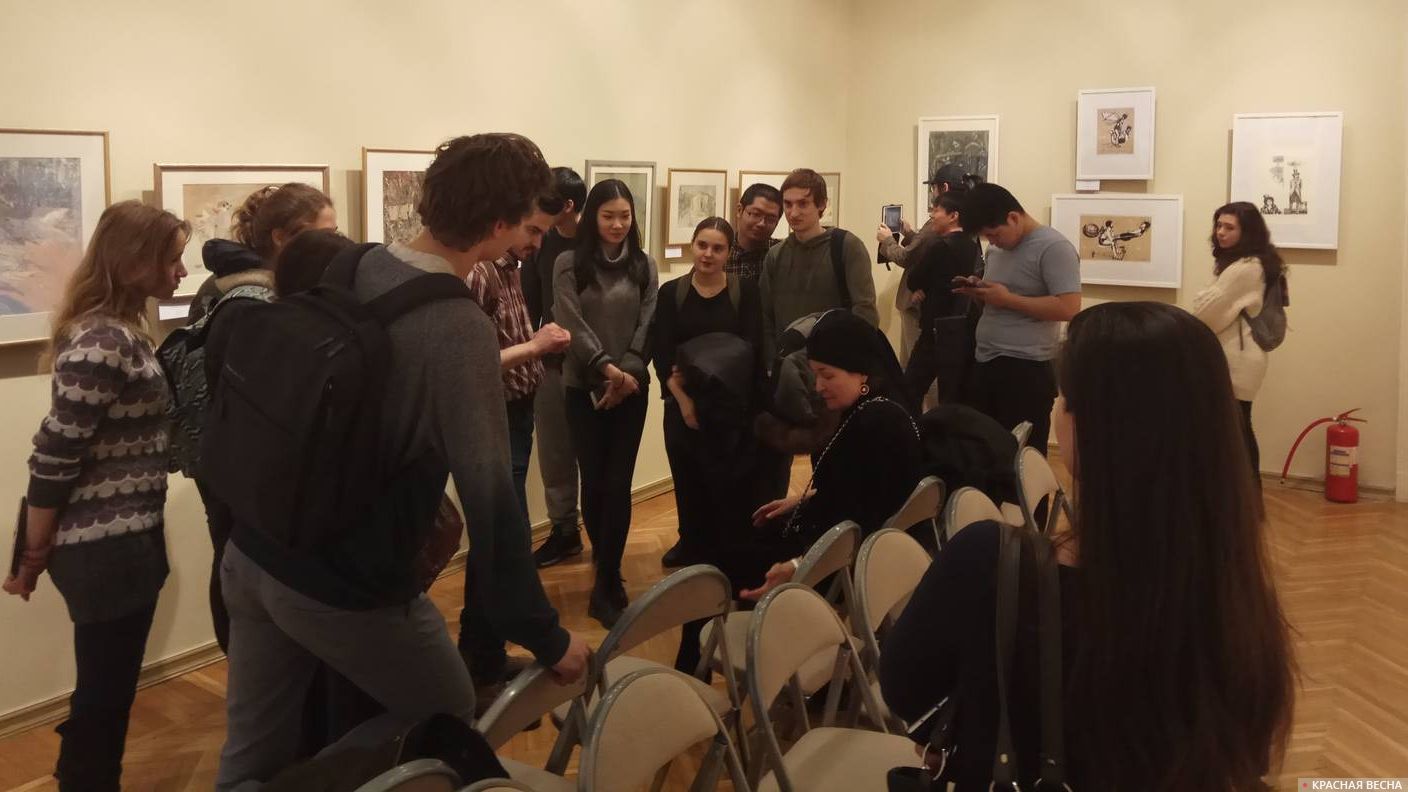 Открытие выставки.Бумага как основа