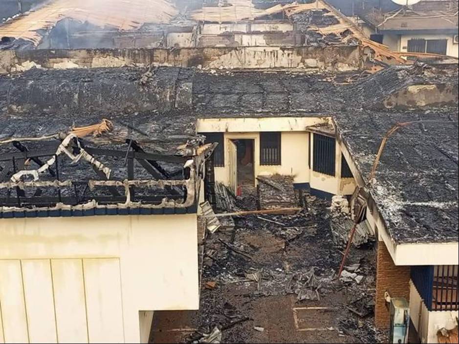 Последствия пожара в штаб-квартире Европейского Союза в Банги