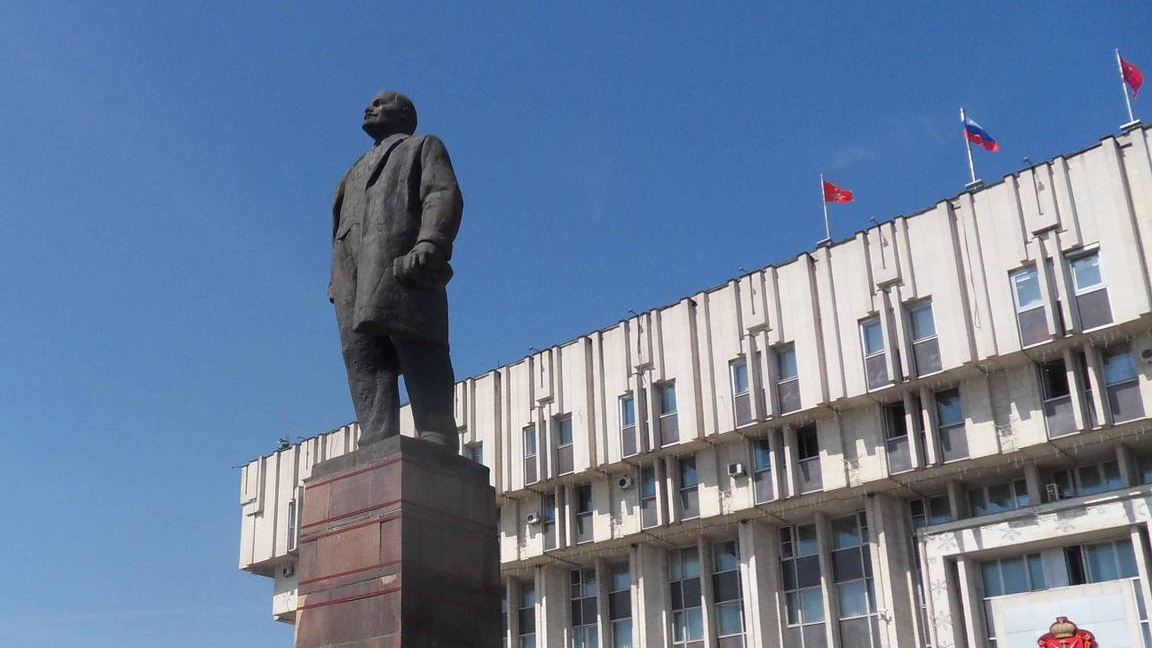 Памятник Ленину на главной площади Тулы.