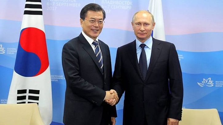 Президент Республики Корея Мун Чжэ Ин и президент России Владимир Путин