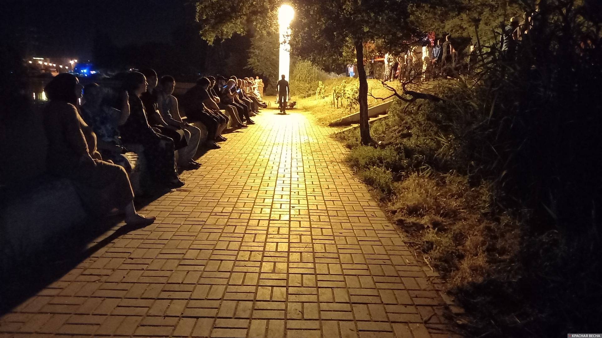 Жильцы дома