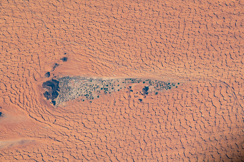 Город Джубба, Саудовская Аравия, окруженный пустыней Нефуд