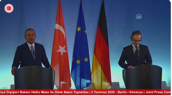 Министр иностранных дел Турции Мевлют Чавушоглу и министр иностранных дел Германии Хайко Маас