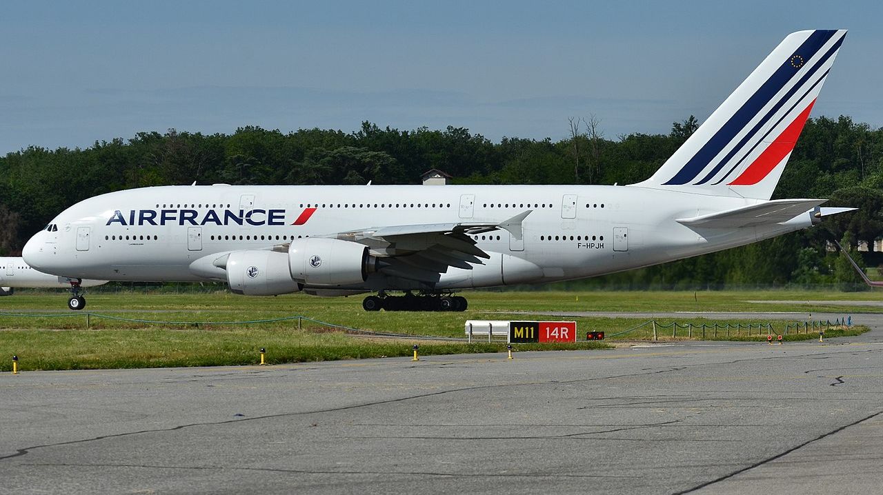Самолет Air France задерживается на вылет