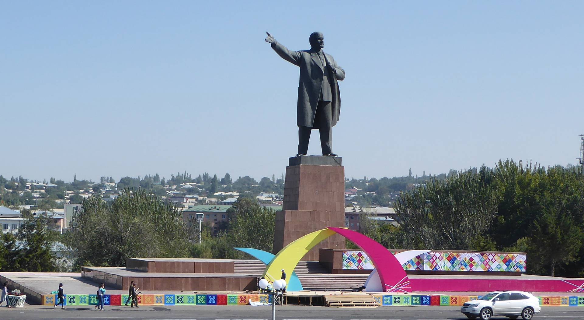 памятник В. И. Ленину. Ош.Киргизия