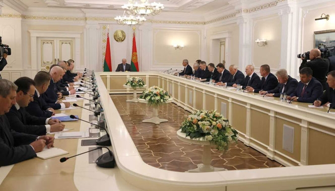 Встреча с председателями облисполкомов и Минского горисполкома