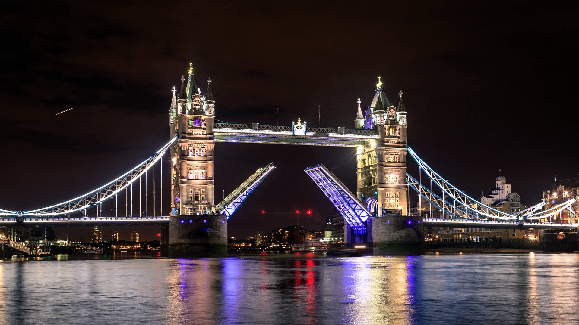 Тауэрский мост. Лондон. Великобритания